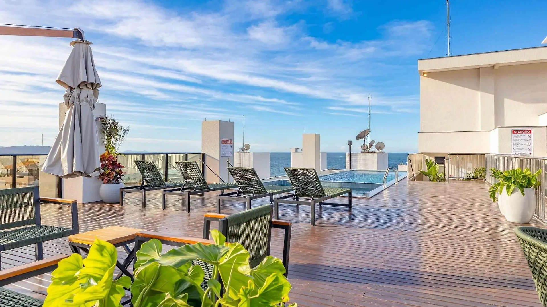 Elegancia E Conforto Em Suite A 120 Metros Da Praia De Bombinhas