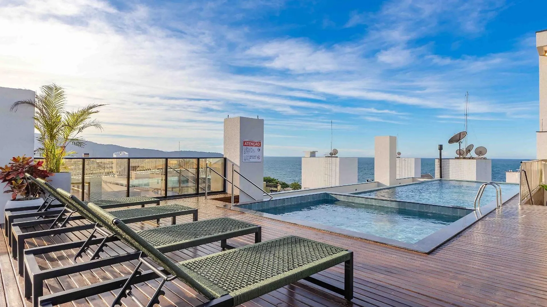 Ξενοδοχείο Elegancia E Conforto Em Suite A 120 Metros Da Praia De Bombinhas